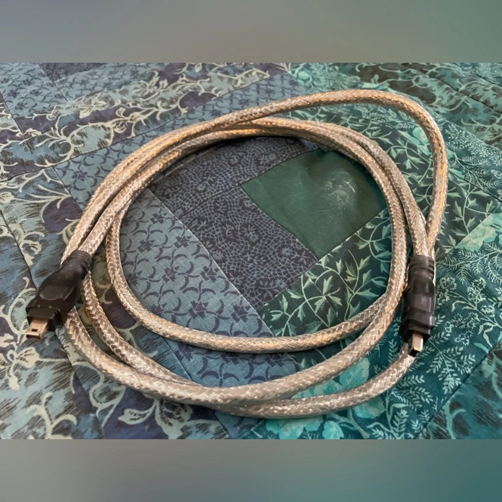 Acoustic Research AP022 S-Video Blue Cable 12 Feet 4-Pin Gold-Plated